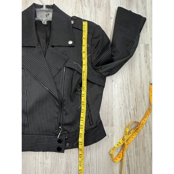 Bebe Women's Jacket Sz 6 Moto Cropped Pinstripe Bikercore Grunge Goth - Picture 16 of 16